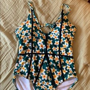 NEVER WORN Cupshe One-piece swimsuit